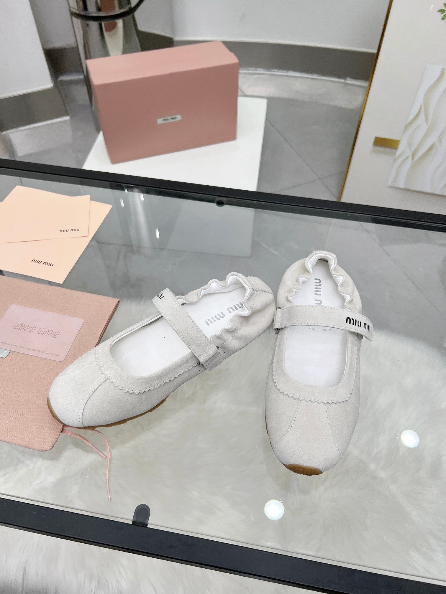 RUCHES NAPPA BALLERINAS IN OFF WHITE SUEDE