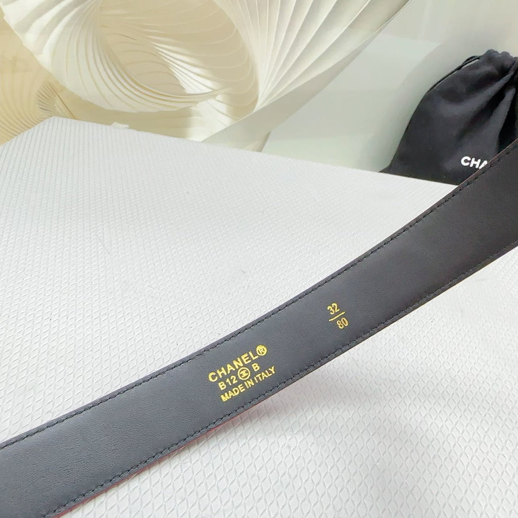 CC BELT 30 MM CHERRY RED CALFSKIN WITH BLACK MIX WHITE LOGO