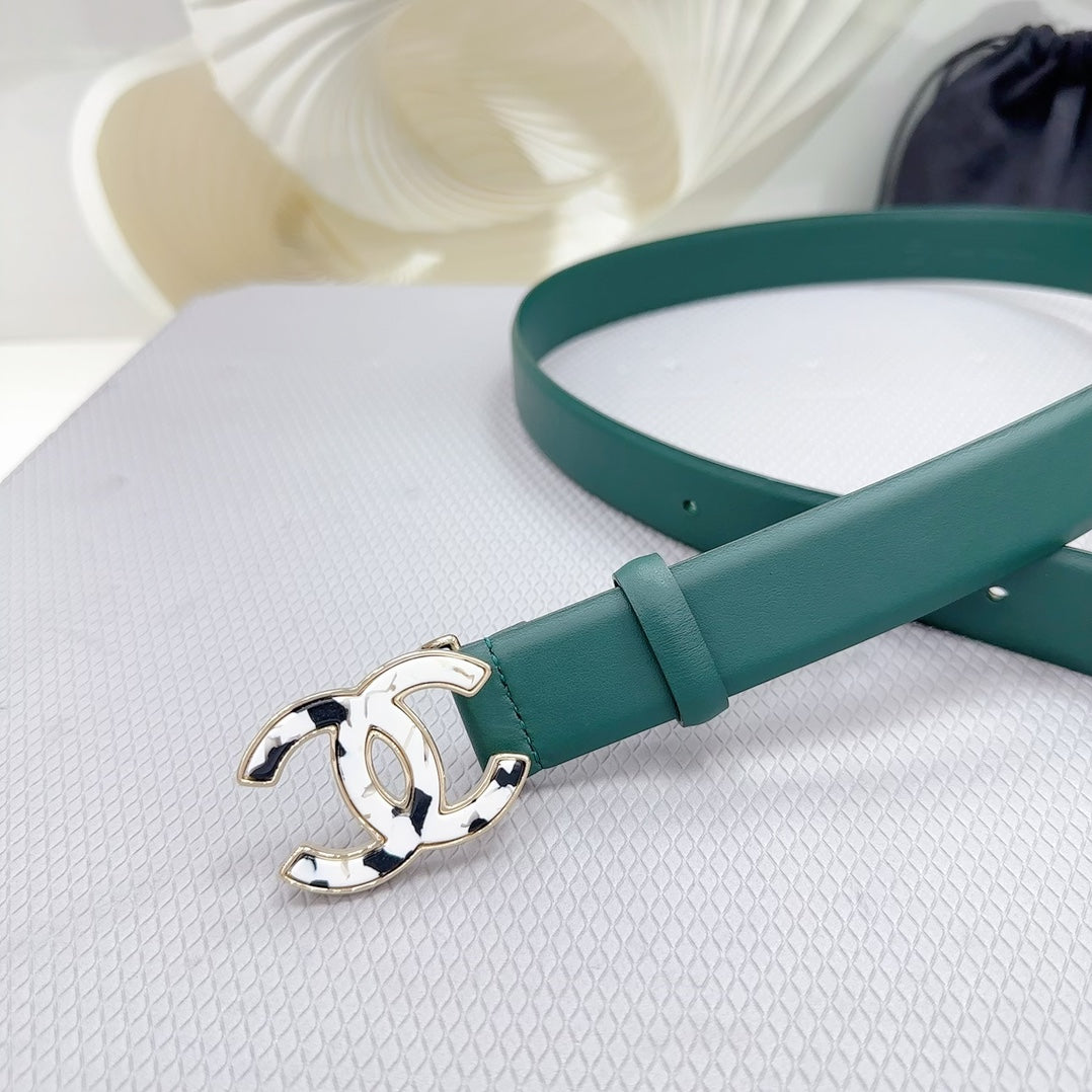 CC 30MM BELT IN COOL GREEN SHINNY CALFSKIN WHITE LOGO