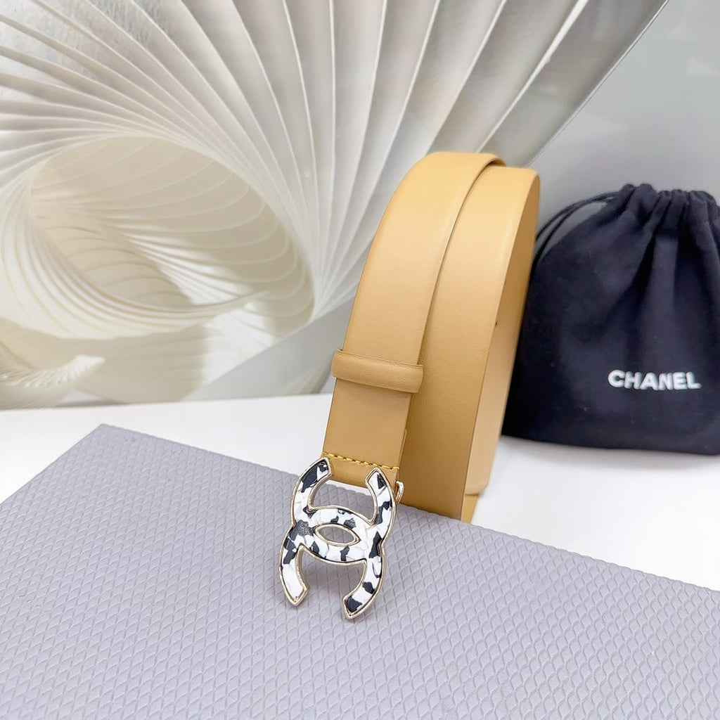 CC 30MM BELT IN GOLDENROD BROWN SHINNY CALFSKIN WHITE LOGO