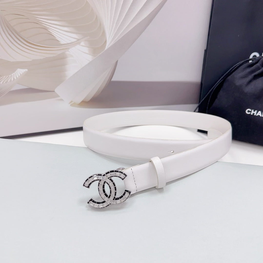 CC 30MM BELT IN WHITE CALFSKIN METAL HARDWARE