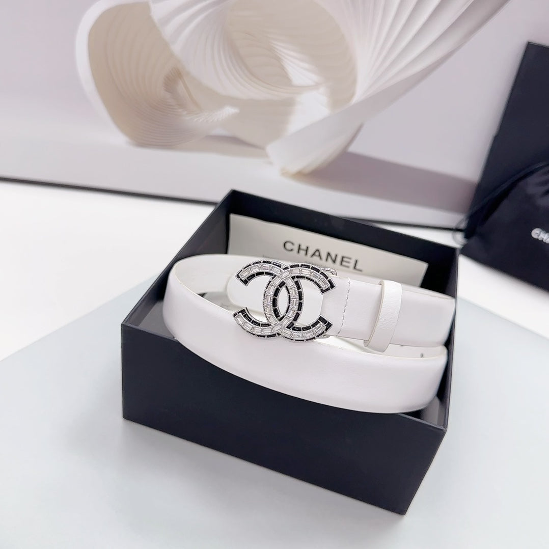 CC 30MM BELT IN WHITE CALFSKIN METAL HARDWARE