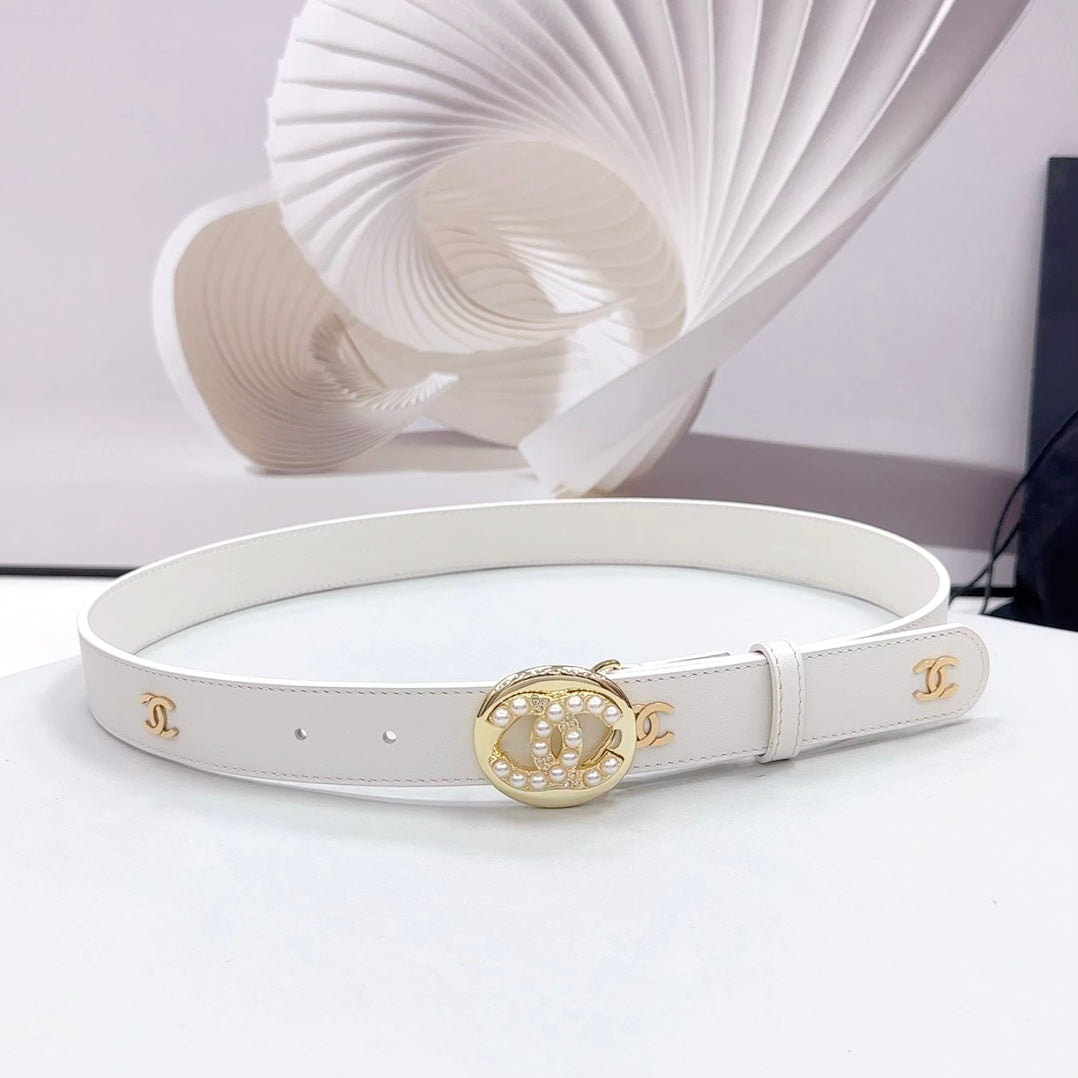 CC 30MM BELT IN WHITE CALFSKIN GOLD HARDWARE ATTACH PEARLS