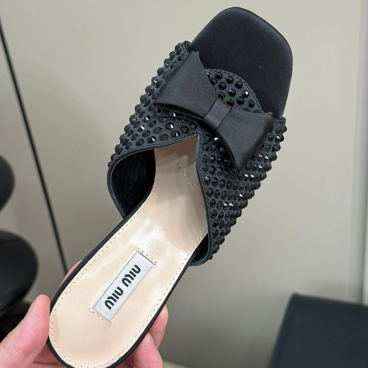 BLACK HIGH-HEELS COWHIDE WITH CRYSTALS-BLACK