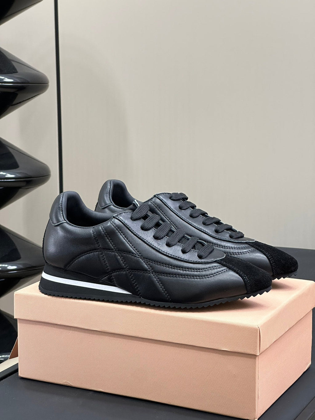 POINTED SPORTS SHOES BLACK LAMBSKIN