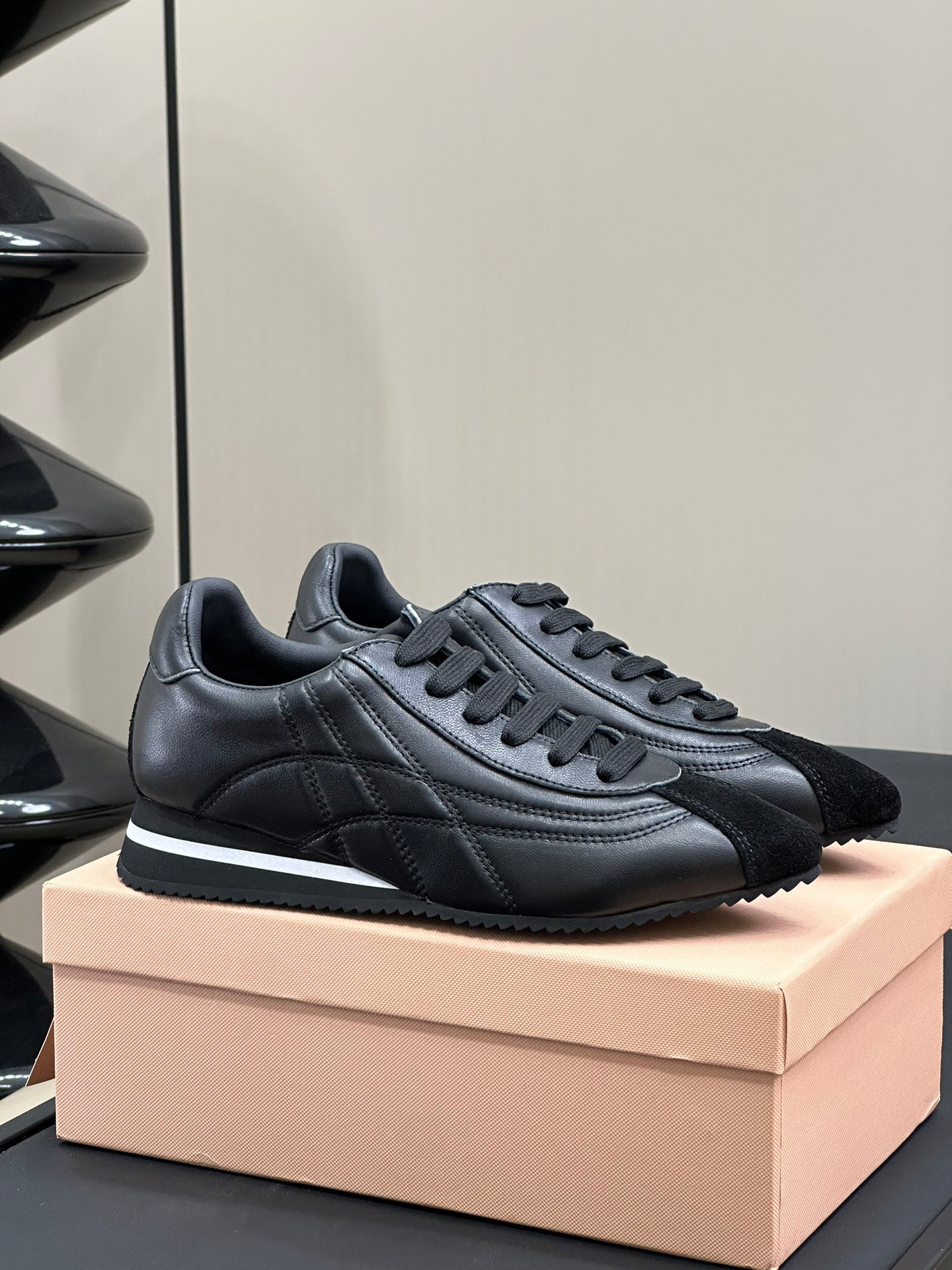 POINTED SPORTS SHOES BLACK LAMBSKIN