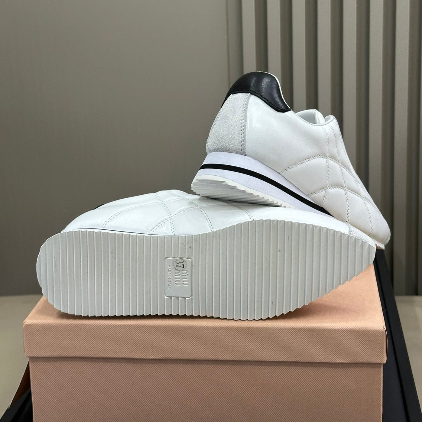 POINTED SPORTS SHOES WHITE LAMBSKIN