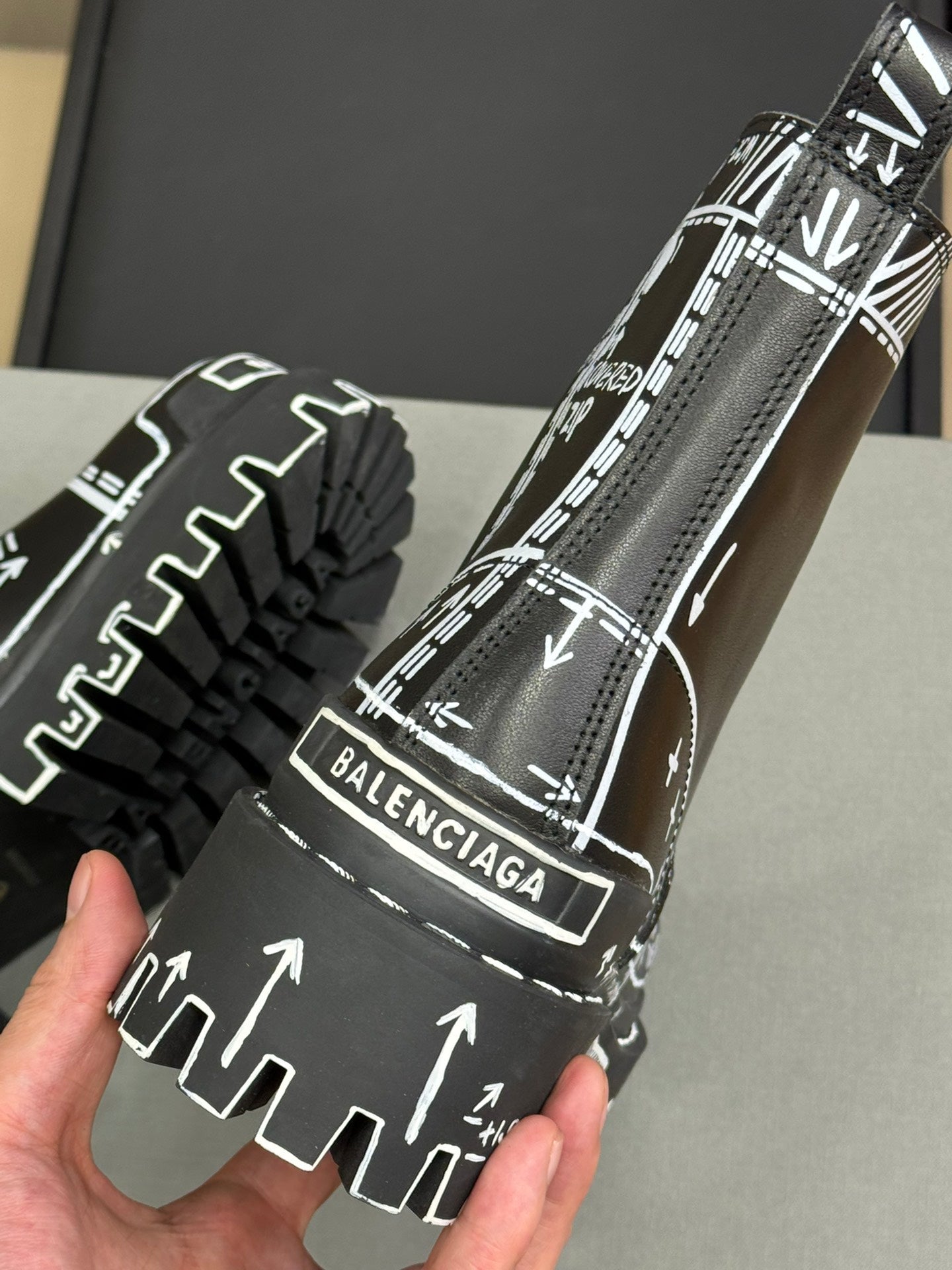 CHUNKY BOOTS IN BLACK SMOOTH CALFSKIN WHITE PRINT