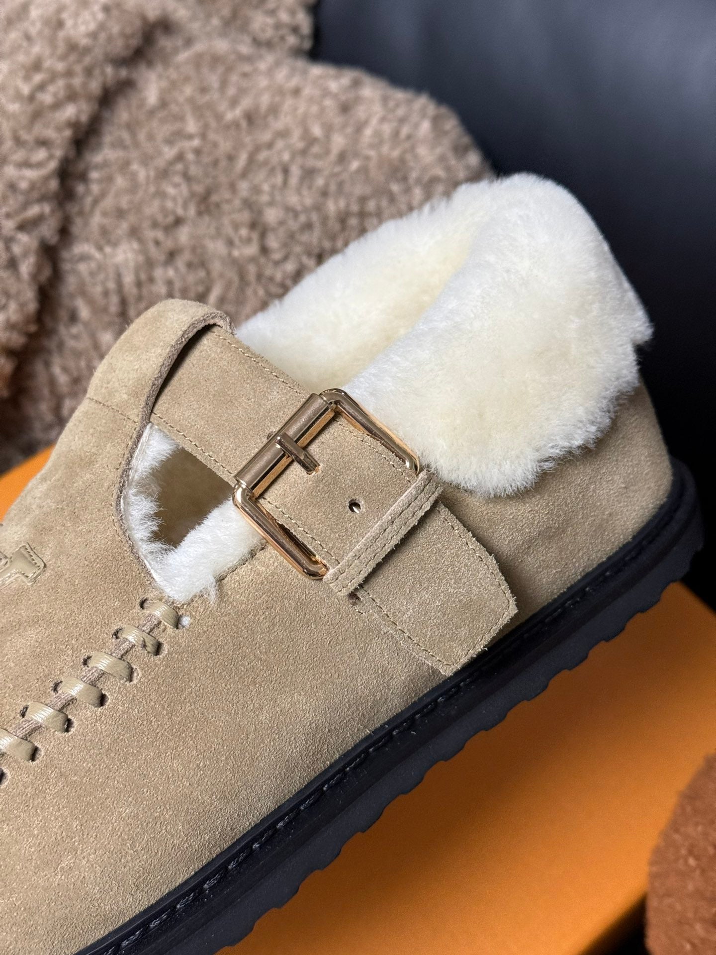 COLORADO COMFORT MARY JANE IN KHAKI BROWN SUEDE AND SHEARLING LINING