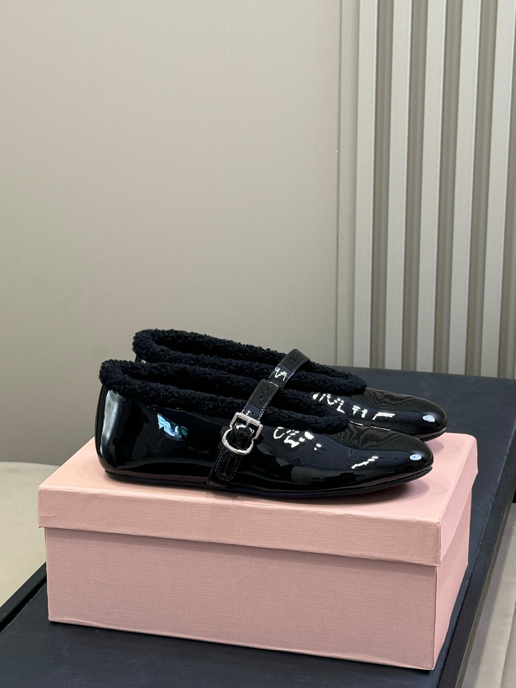 ALAIA 25S MARY JANE SHEARLING FLATS IN BLACK GLOSSY CALFSKIN