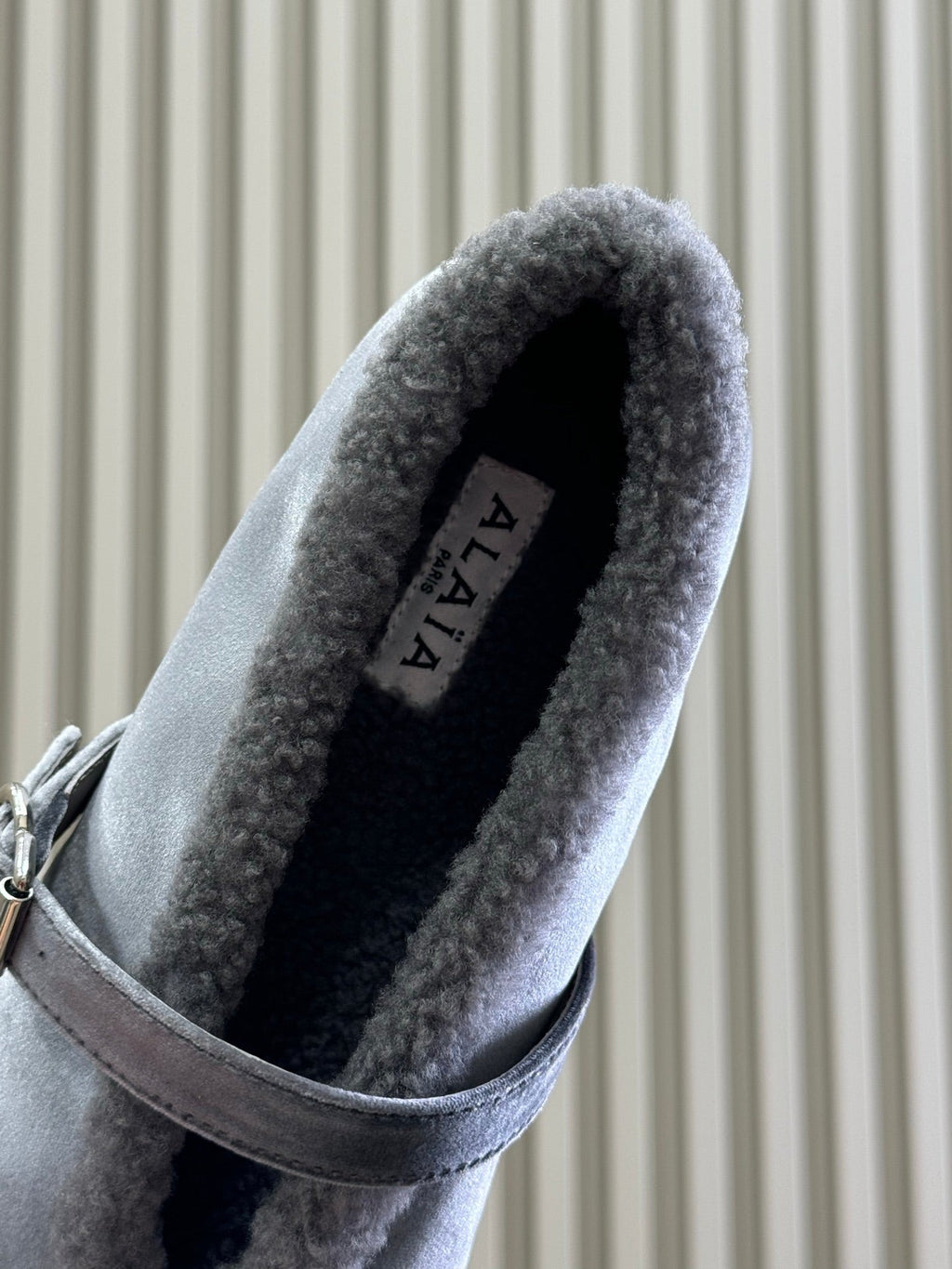 ALAIA 25S BALLET FLATS IN GREY VELVET