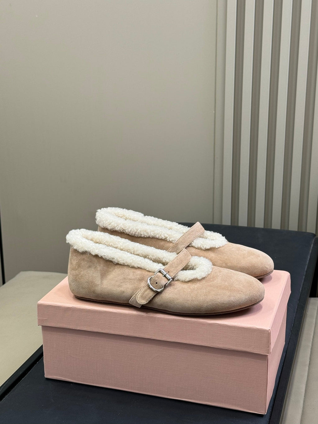 ALAIA 25S MARY JANE SHEARLING FLATS IN LIGHT BROWN SUEDE