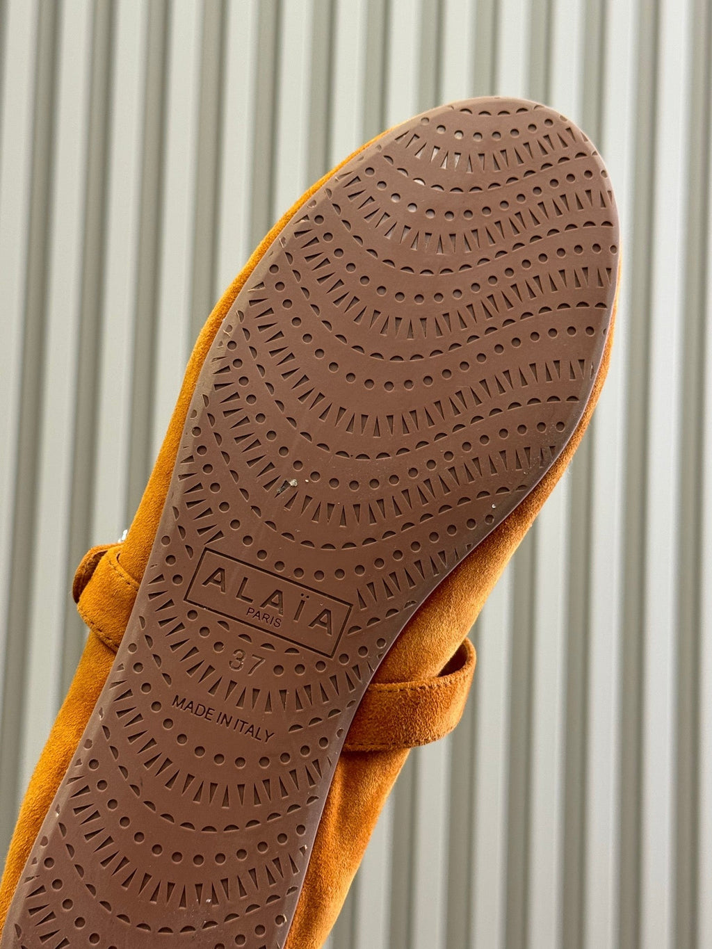 ALAIA 25S MARY JANE SHEARLING FLATS IN DARK CARAMEL SUEDE