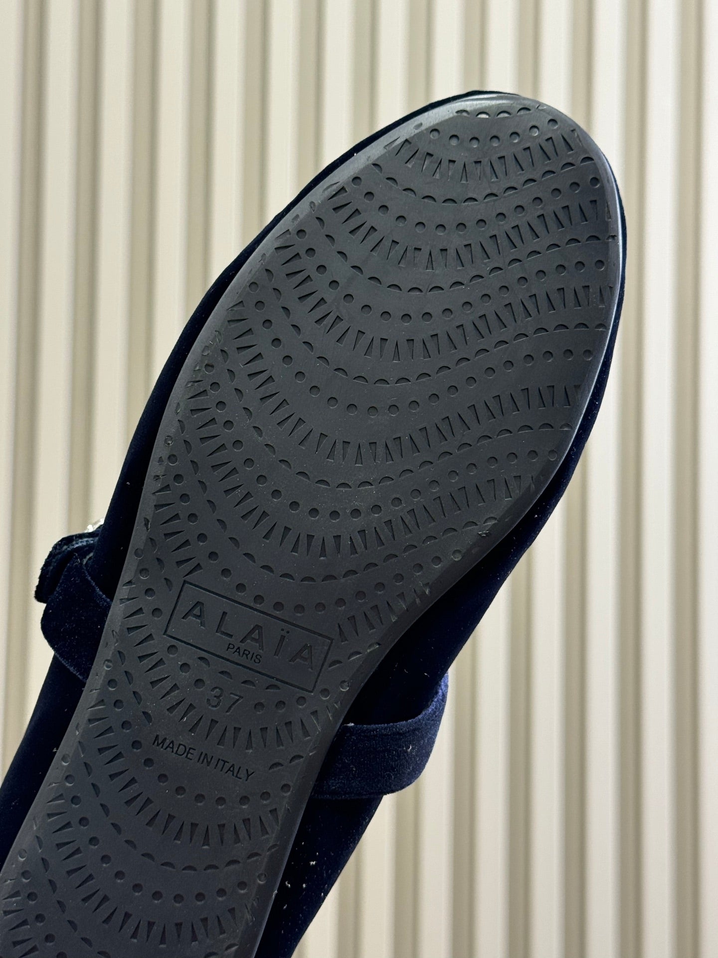 ALAIA 25S BALLET FLATS IN DARK BLUE VELVET