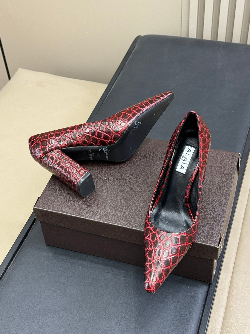 ALAIA 25S POINTY TOE PUMPS CROCODILE-EMBOSSED 90MM IN BURGUNDY CALFSKIN