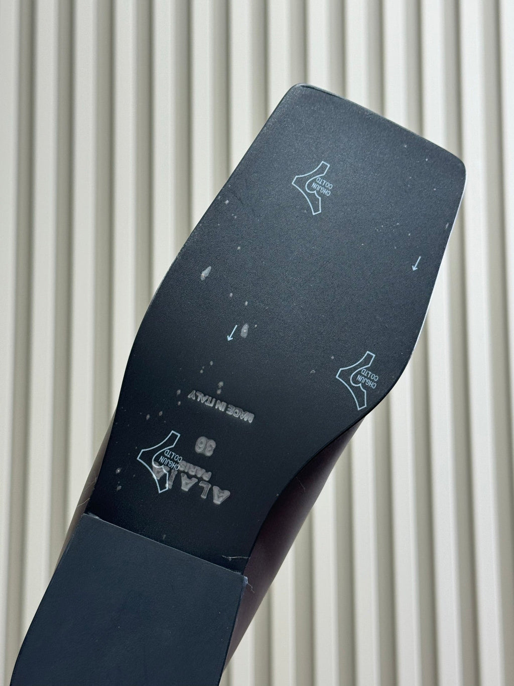 ALAIA 25S SQUARE TOE LOAFER IN BROWN CALFSKIN