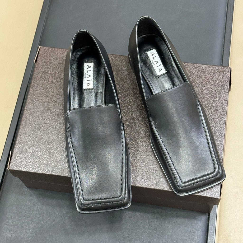 ALAIA 25S SQUARE TOE LOAFER IN BLACK CALFSKIN