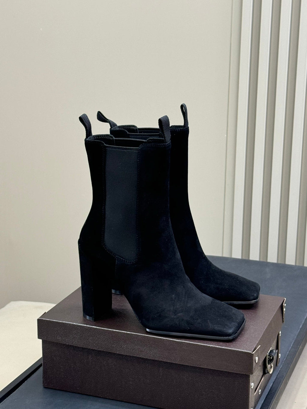 ALAIA 25S ANKLE HIGH-HEELED BOOTS IN BLACK SUEDE AND CANVAS