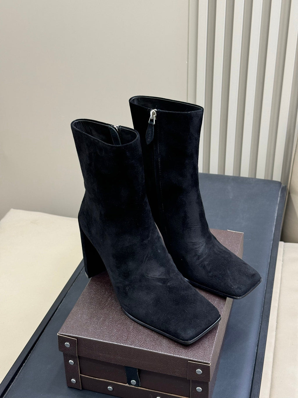 ALAIA 25S ANKLE HIGH-HEELED BOOTS IN BLACK SUEDE