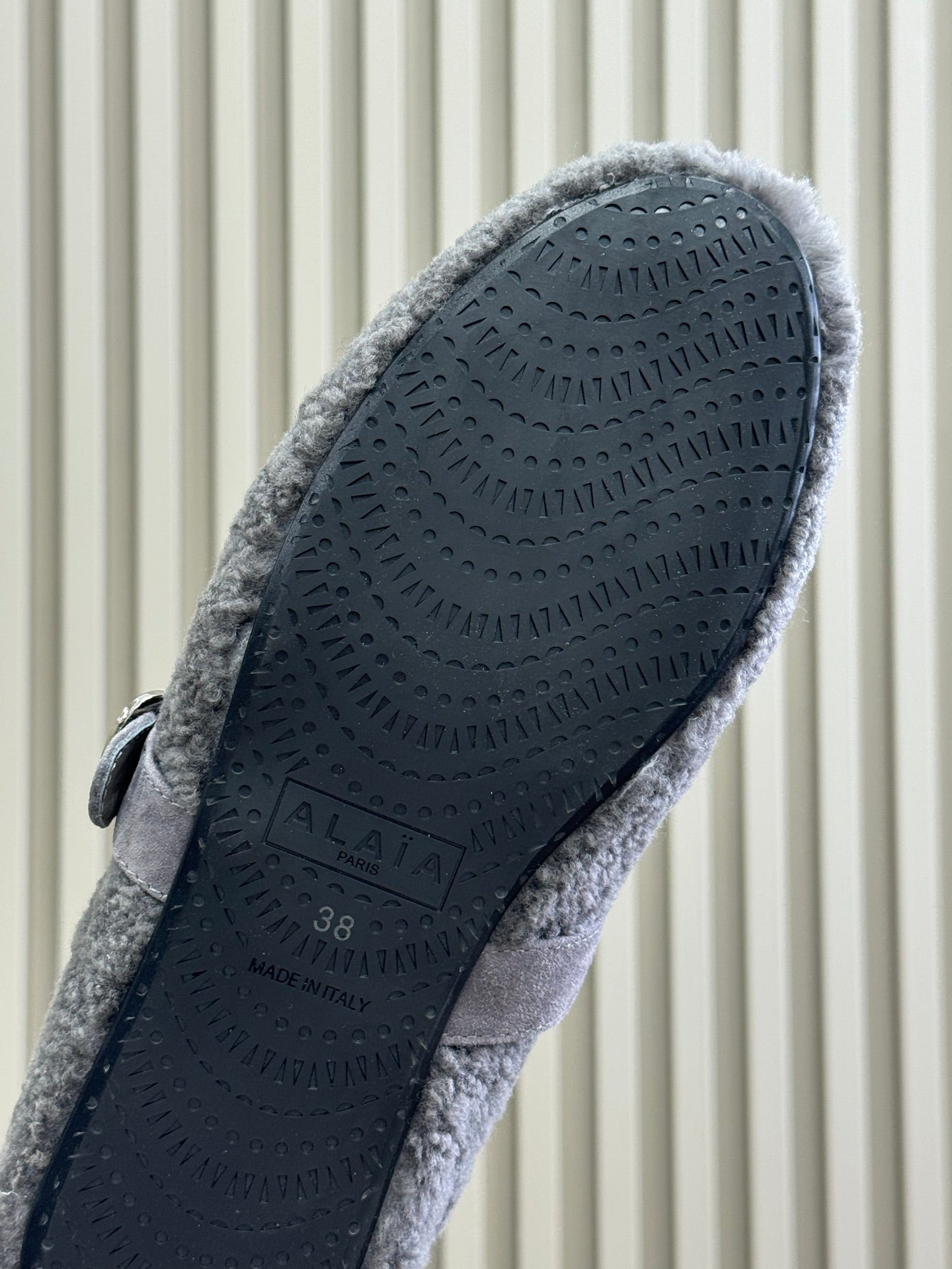 ALAIA 25S COZY MARY JANE SHEARLING FLATS IN DARK GRAY