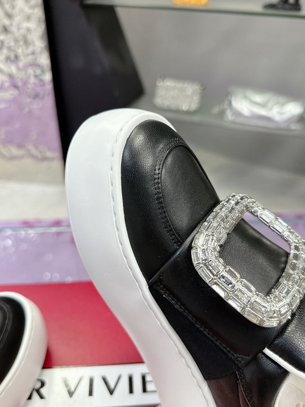 VIV' UP SNEAKERS IN BLACK CALFSKIN