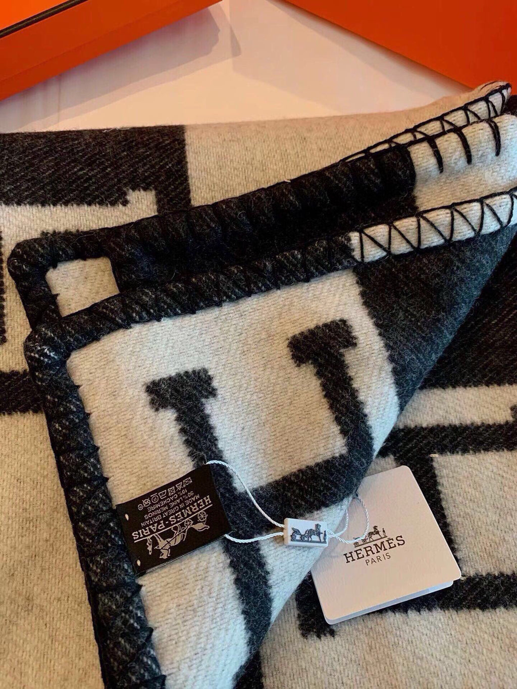 TIGRE BAYADERE BLANAVALON III THROW BLANKET IN BLACK CASHMERE 407142