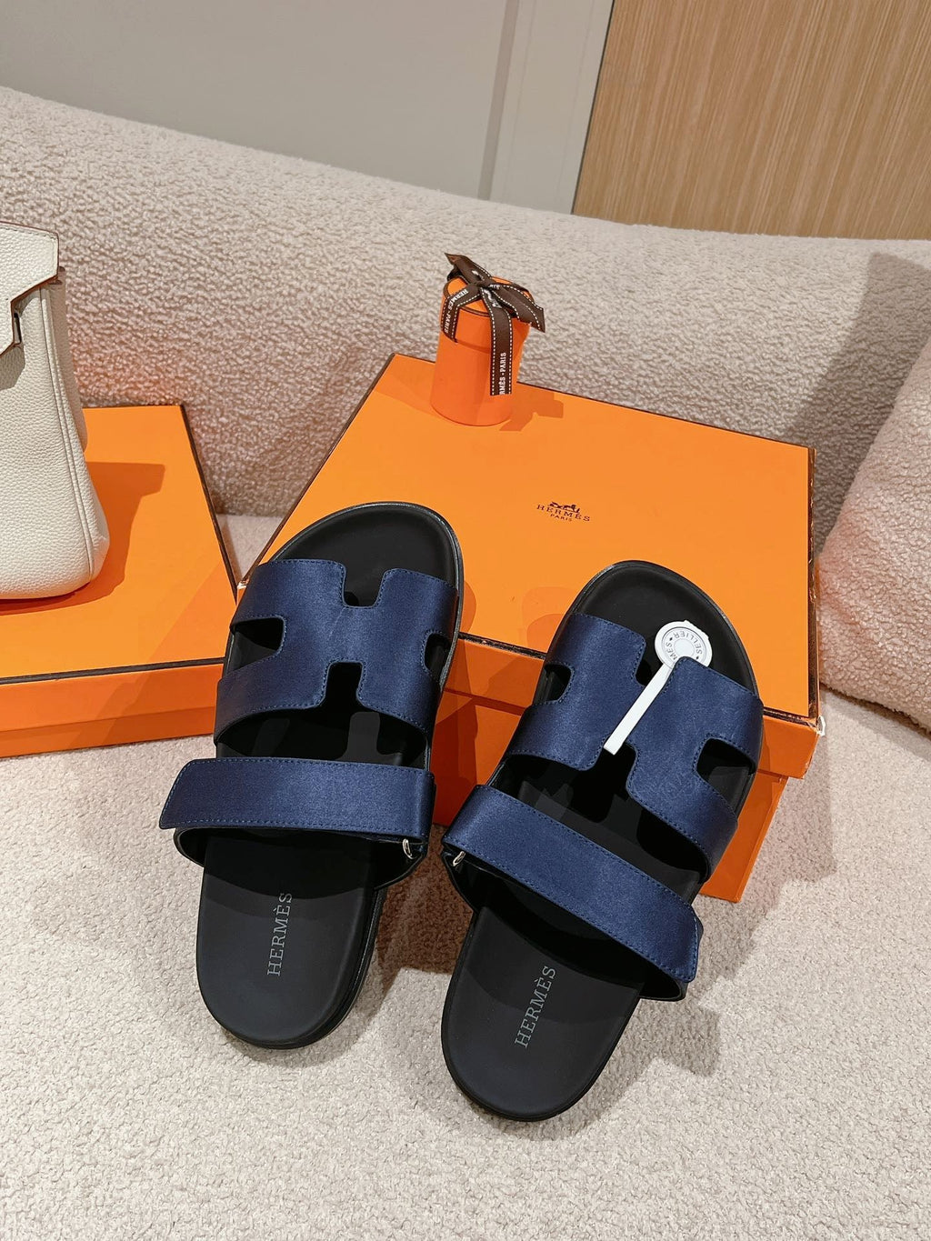 CHYPRE SANDAL BLACK MIX LIGHT BERRY CALFSKIN