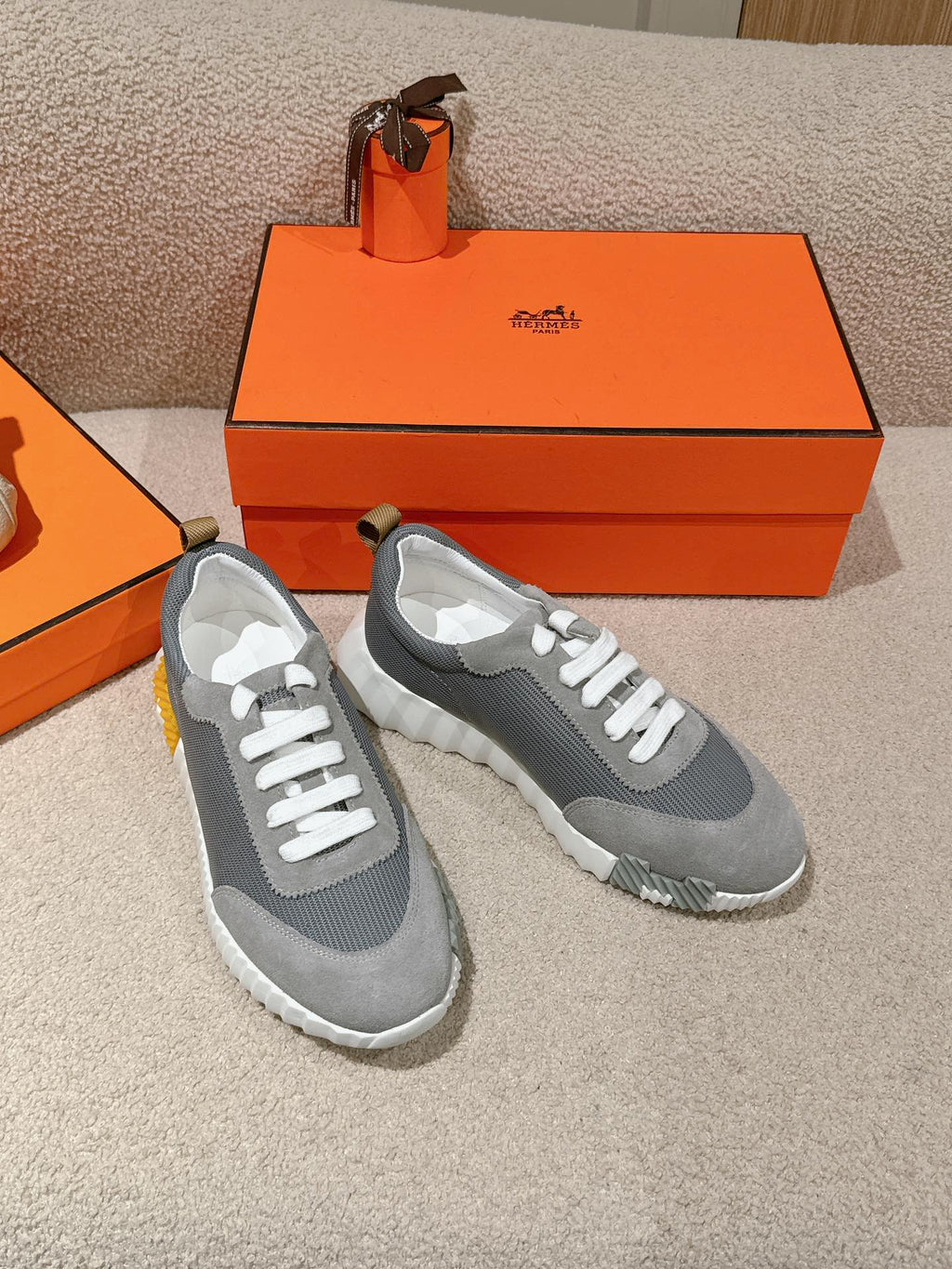 MAINLAND SNEAKER IN ASH GRAY SUEDE AND SHARK GRAY BREATHABLE MESH FABRIC 959350