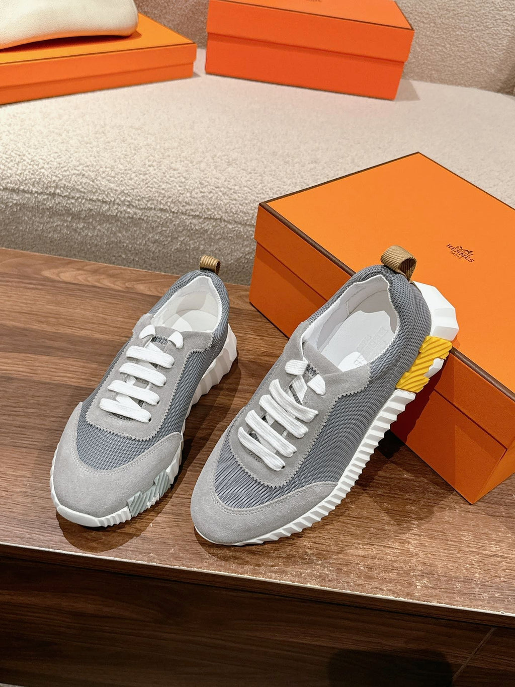 MAINLAND SNEAKER IN ASH GRAY SUEDE AND SHARK GRAY BREATHABLE MESH FABRIC 959350