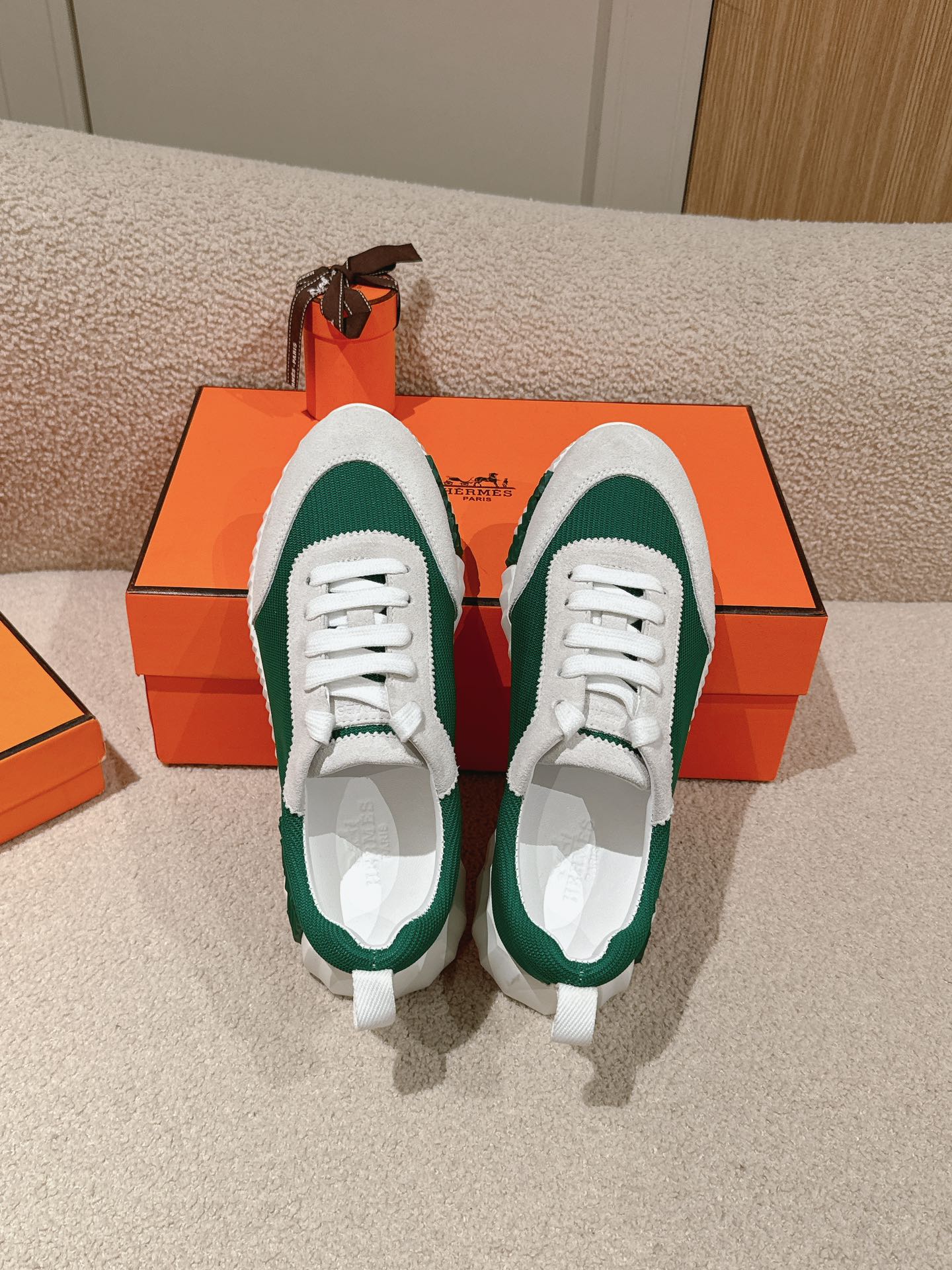 MAINLAND SNEAKER IN PALE GRAY SUEDE AND FOREST GREEN BREATHABLE MESH FABRIC