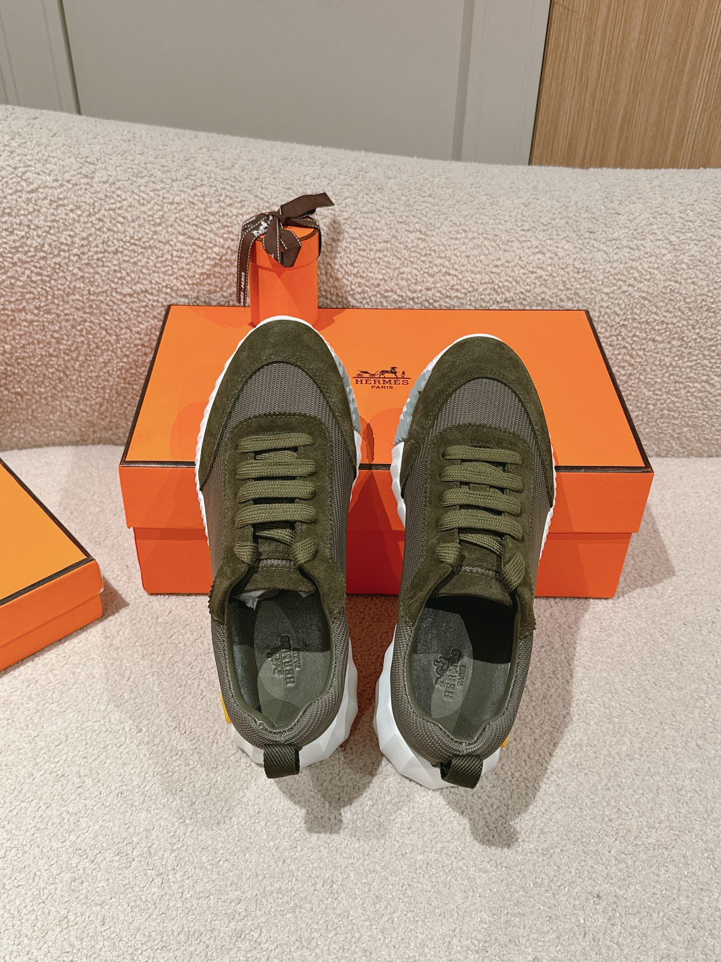 MAINLAND SNEAKER IN ARMY GREEN SUEDE AND BREATHABLE MESH FABRIC