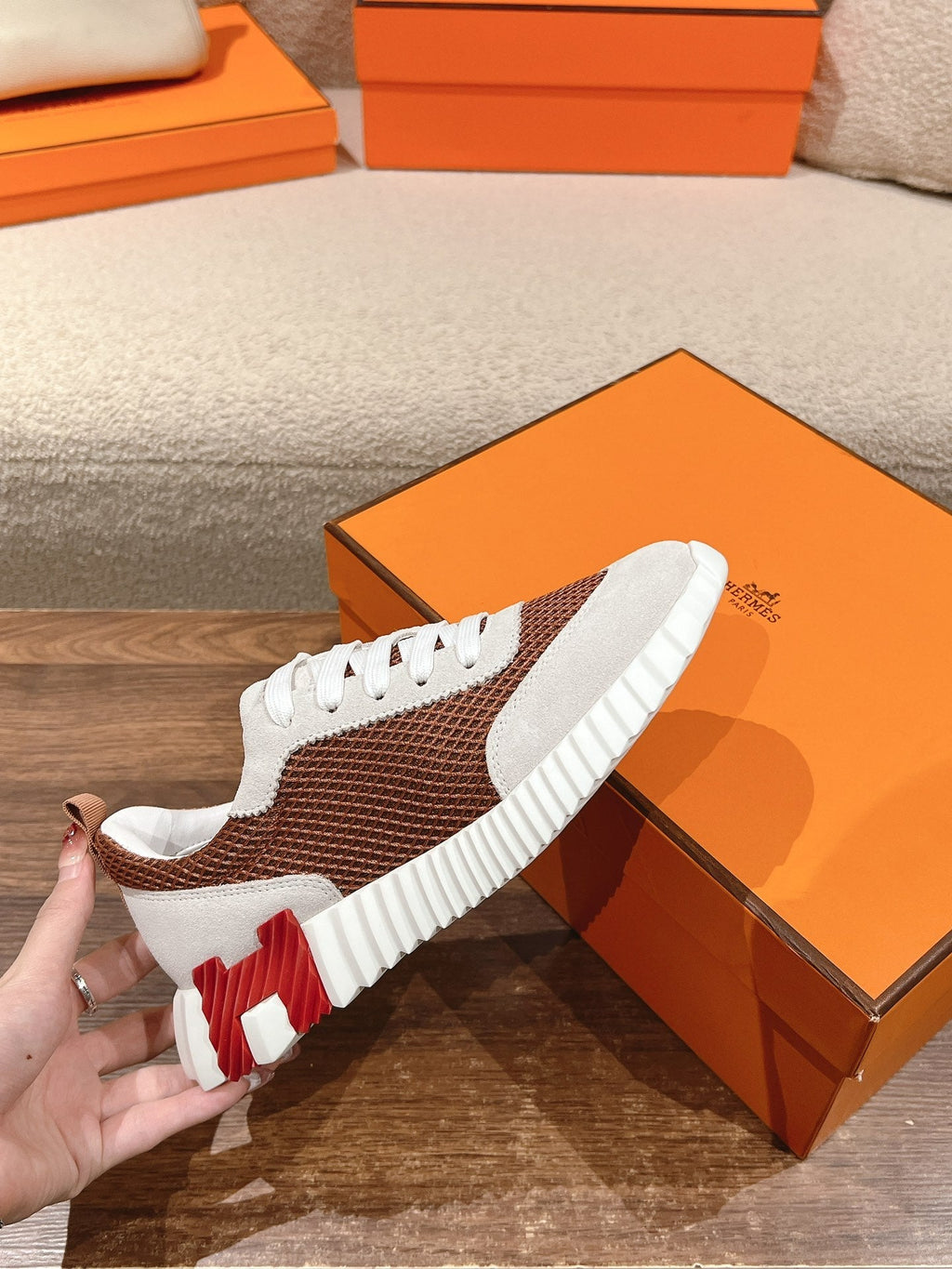 MAINLAND SNEAKER IN PALE GRAY SUEDE AND CARAMEL BROWN BREATHABLE MESH FABRIC