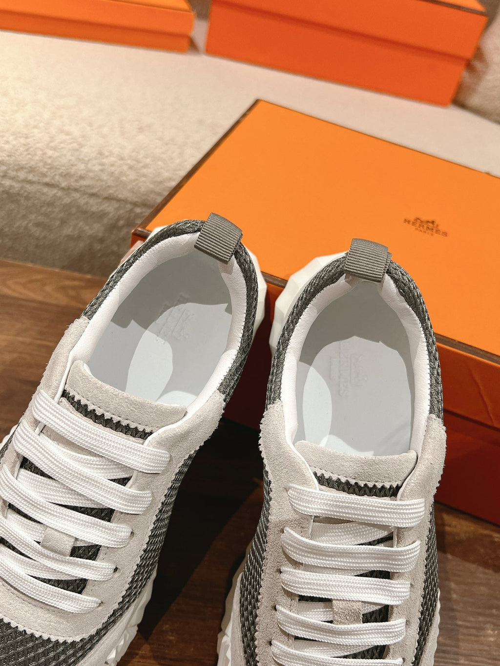 MAINLAND SNEAKER IN PALE GRAY SUEDE AND SMOKE GRAY BREATHABLE MESH FABRIC