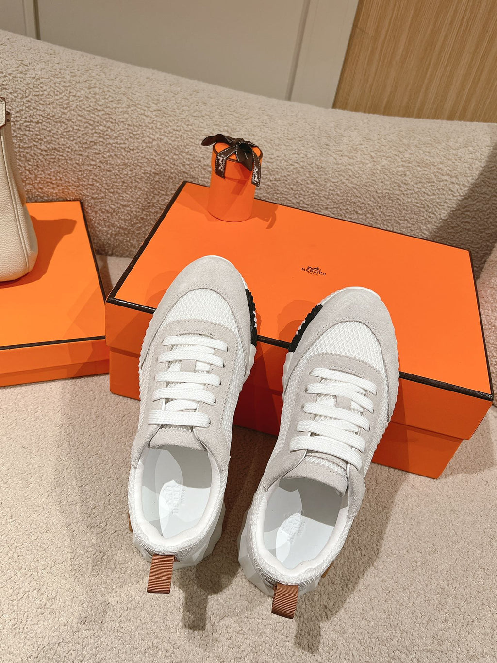 MAINLAND SNEAKER IN PALE GRAY SUEDE AND WHITE BREATHABLE MESH FABRIC