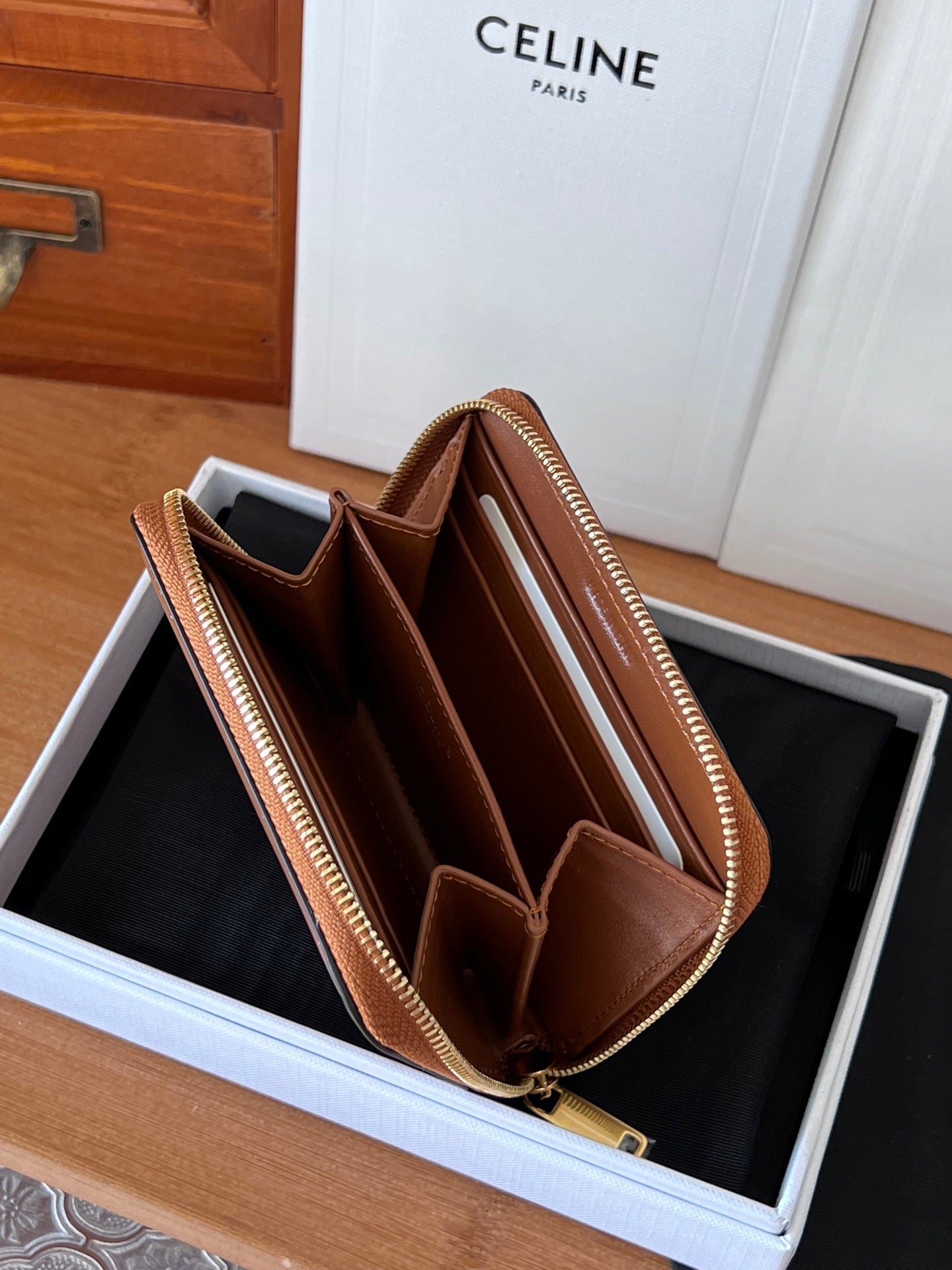 CELINE 25S TRIOMPHE COMPACT ZIPPED WALLET 11 IN BROWN CALFSKIN GOLD HARDWARE