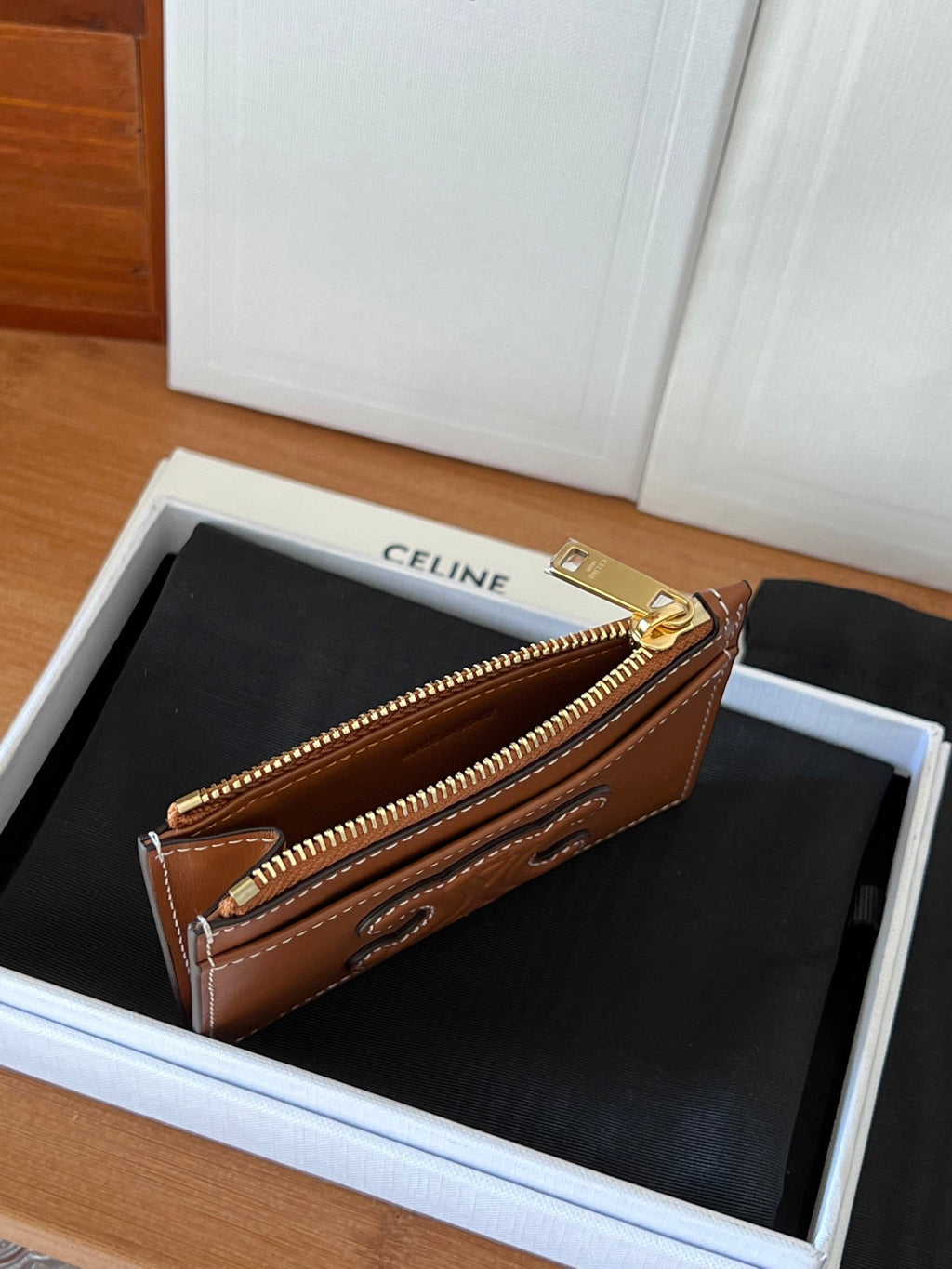 CELINE 25S ZIPPED CARD HOLDER 11 IN BROWN CALFSKIN GOLD HARDWARE