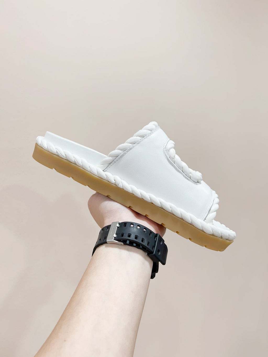 REFINED DAD SANDAL IN WHITE LAMBSKIN MULE