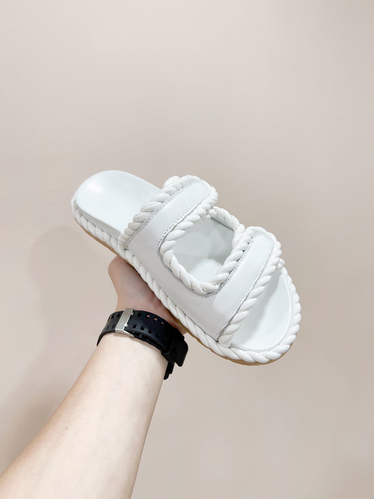 REFINED DAD SANDAL IN WHITE LAMBSKIN MULE