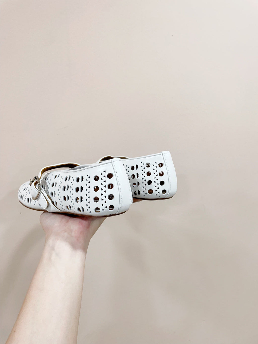 ALAIA HOLLOW BALLET FLAT IN WHITE LAMBSKIN