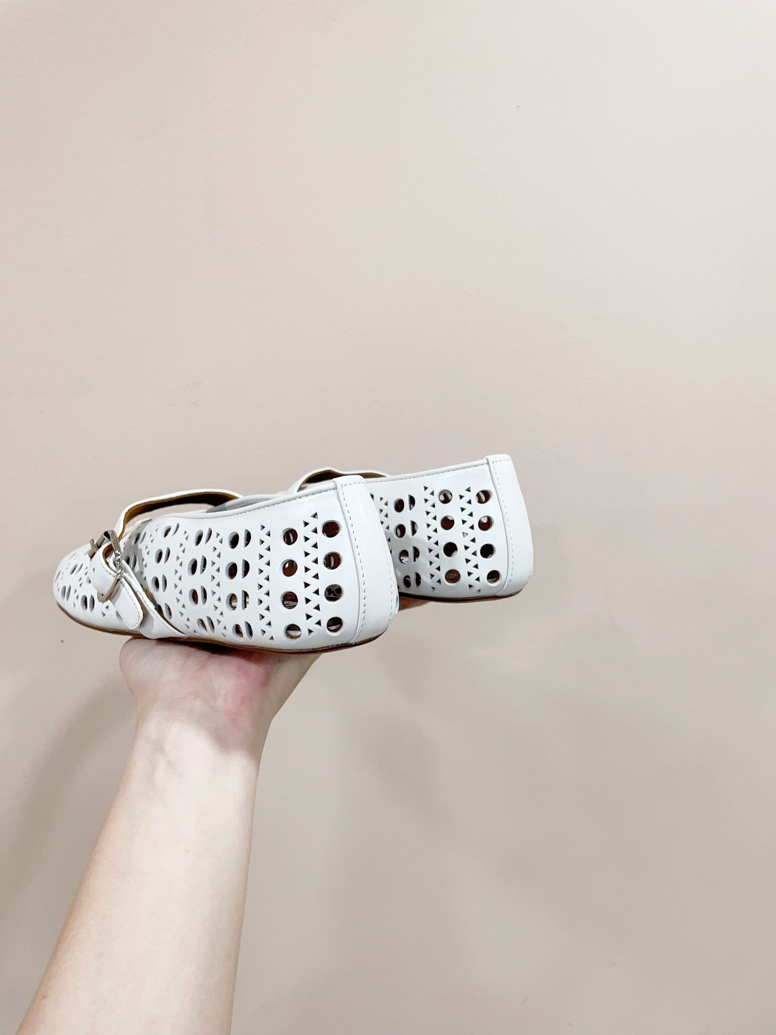 ALAIA HOLLOW BALLET FLAT IN WHITE LAMBSKIN