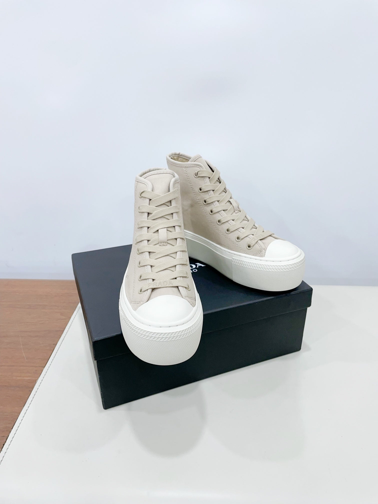 HIGH-TOP SEANKERS IN BEIGE CANVAS