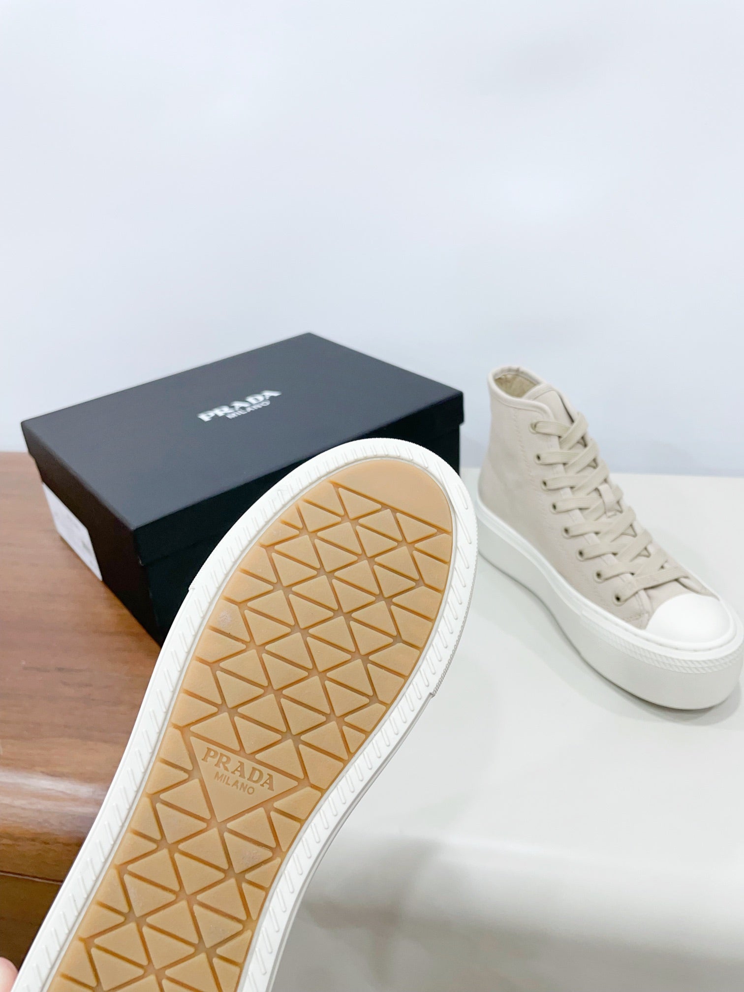 HIGH-TOP SEANKERS IN BEIGE CANVAS