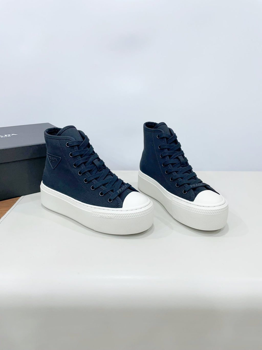 HIGH-TOP SEANKERS IN SPACE BLUE CANVAS