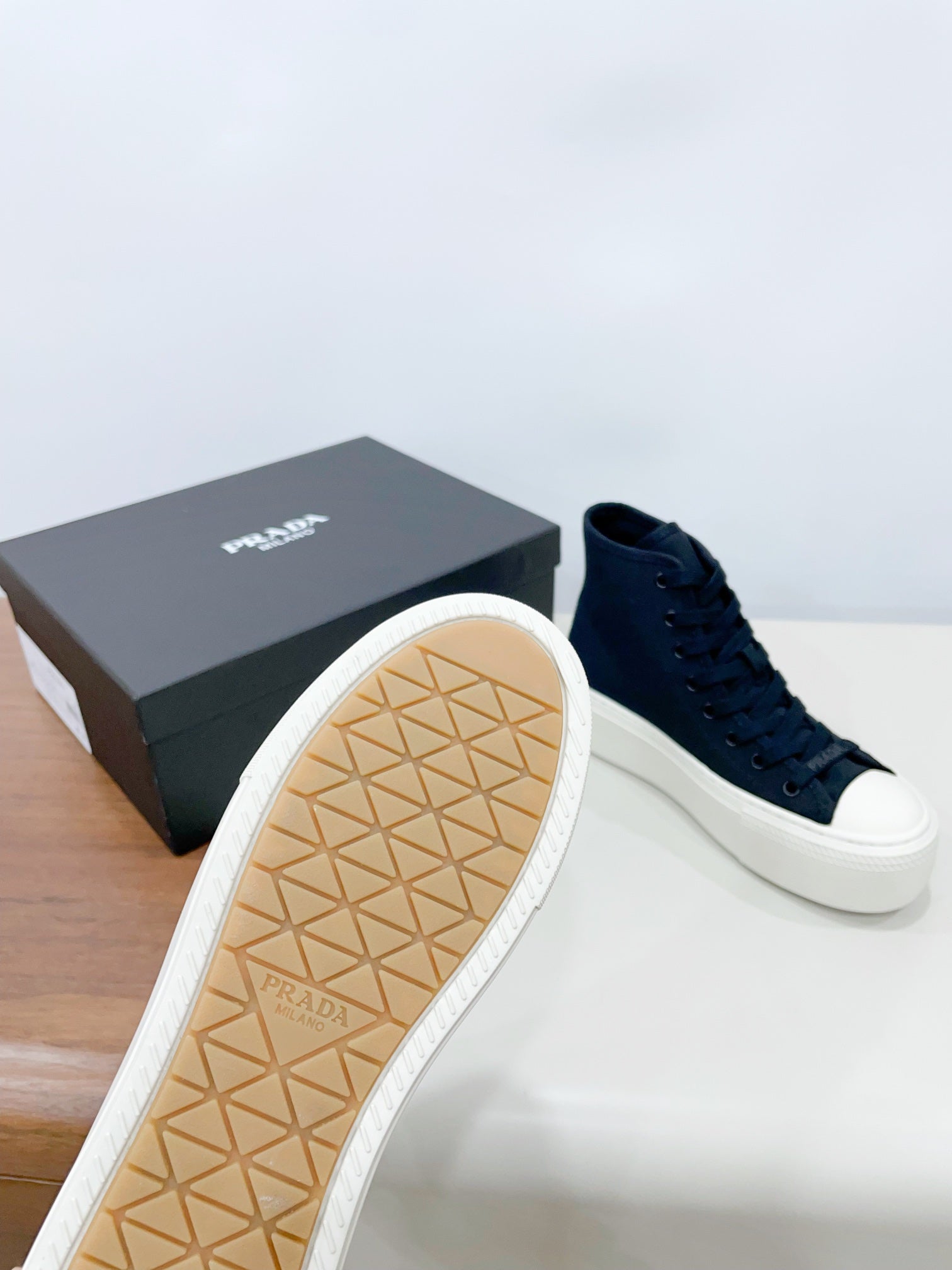 HIGH-TOP SEANKERS IN SPACE BLUE CANVAS