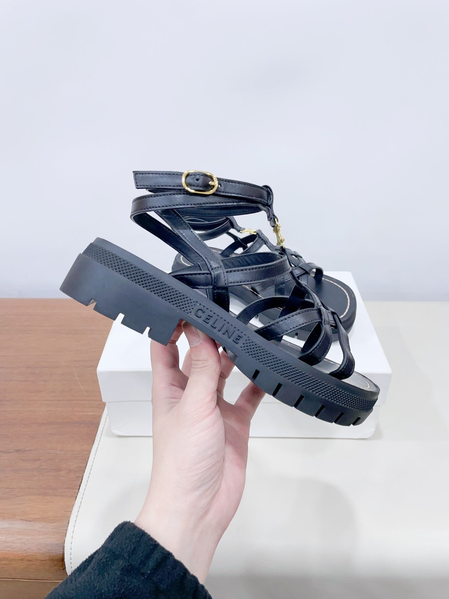 CLEA TRIOMPHE STRAPPY SANDAL IN BLACK CALFSKIN