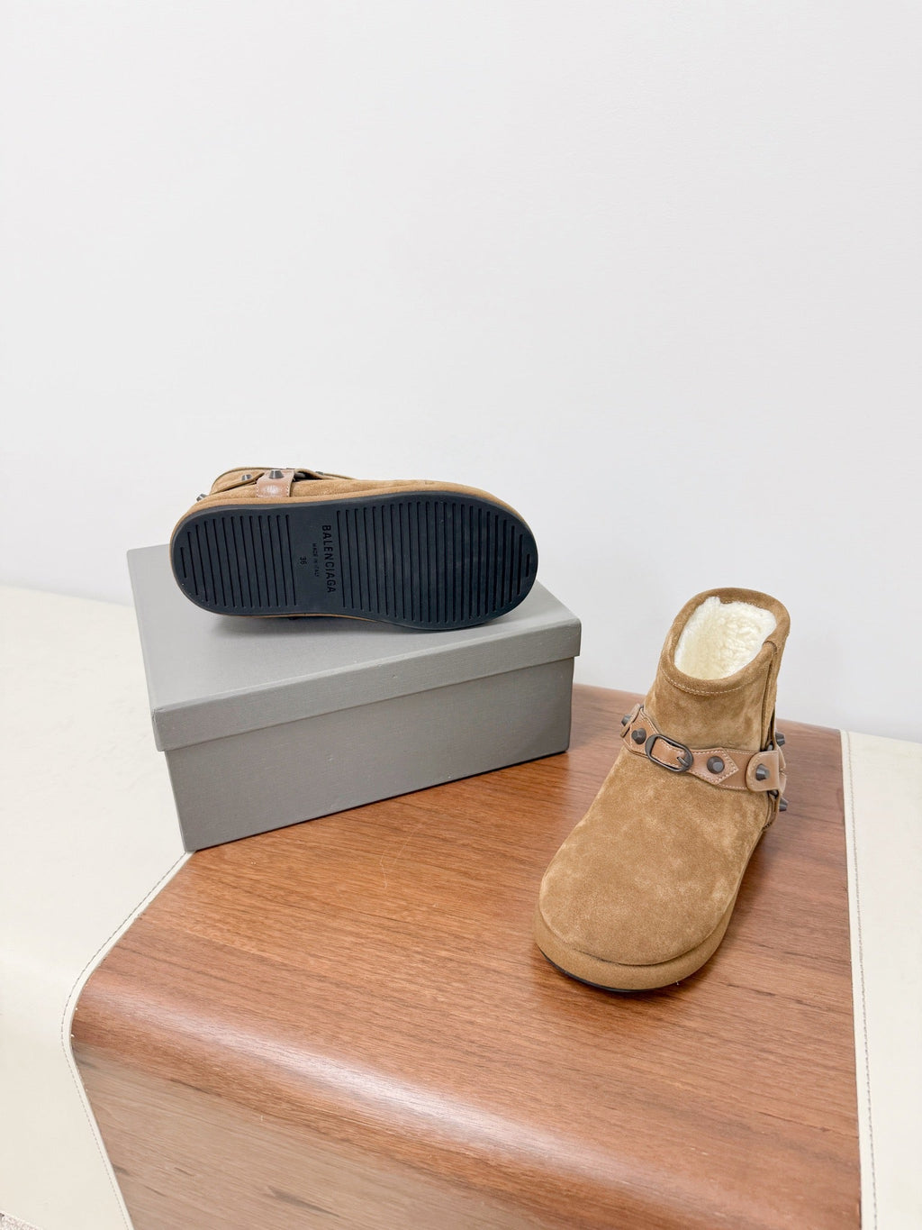 BALENCIAGA 25S ALASKA ANKLE BOOTS IN LIGHT BROWN SUEDE AND LAMBSKIN