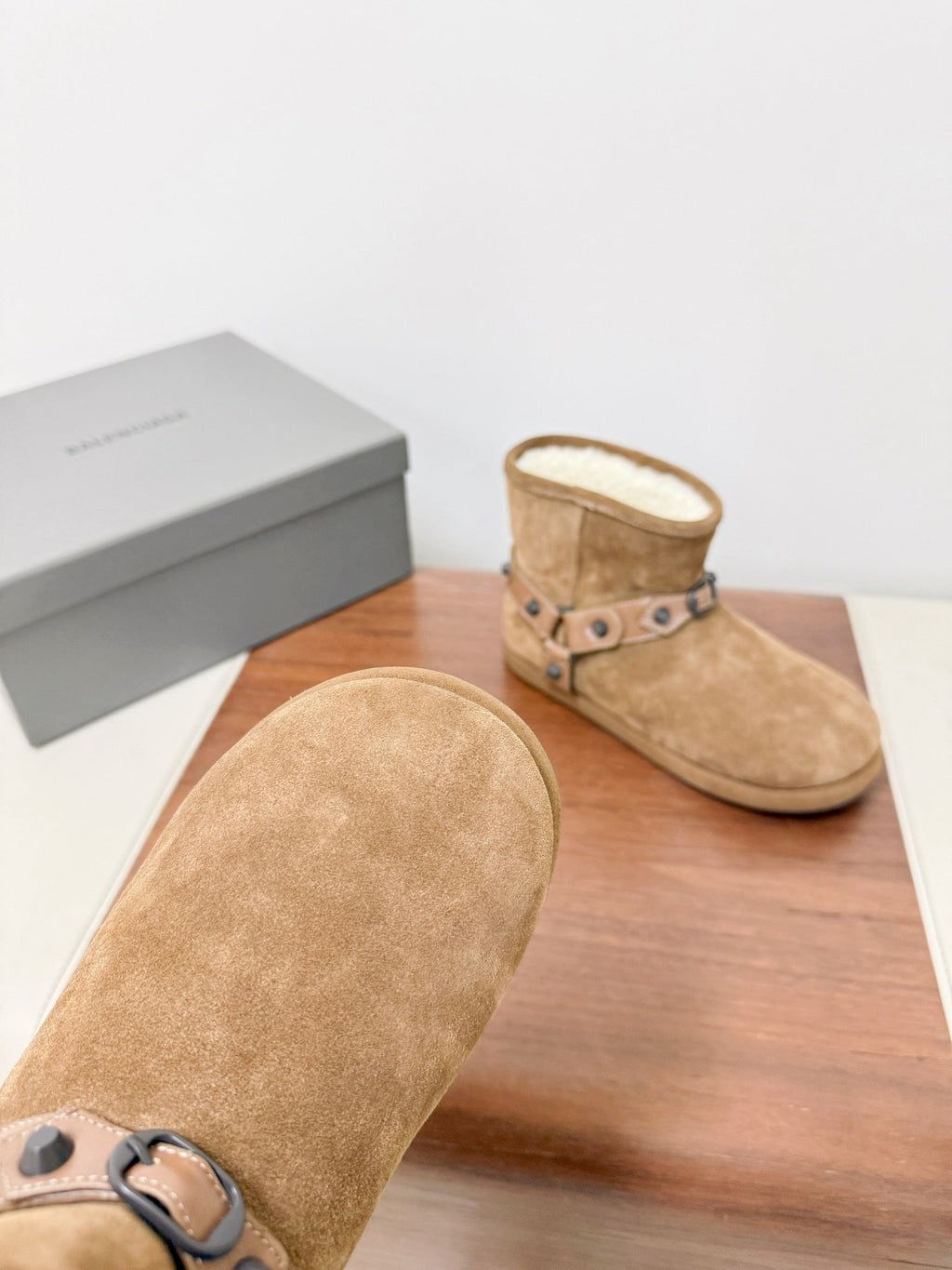 BALENCIAGA 25S ALASKA ANKLE BOOTS IN LIGHT BROWN SUEDE AND LAMBSKIN