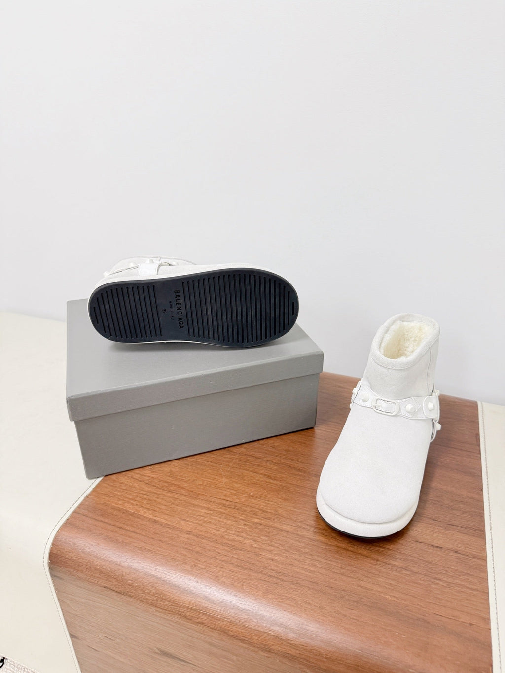 BALENCIAGA 25S ALASKA ANKLE BOOTS IN WHITE SUEDE AND LAMBSKIN