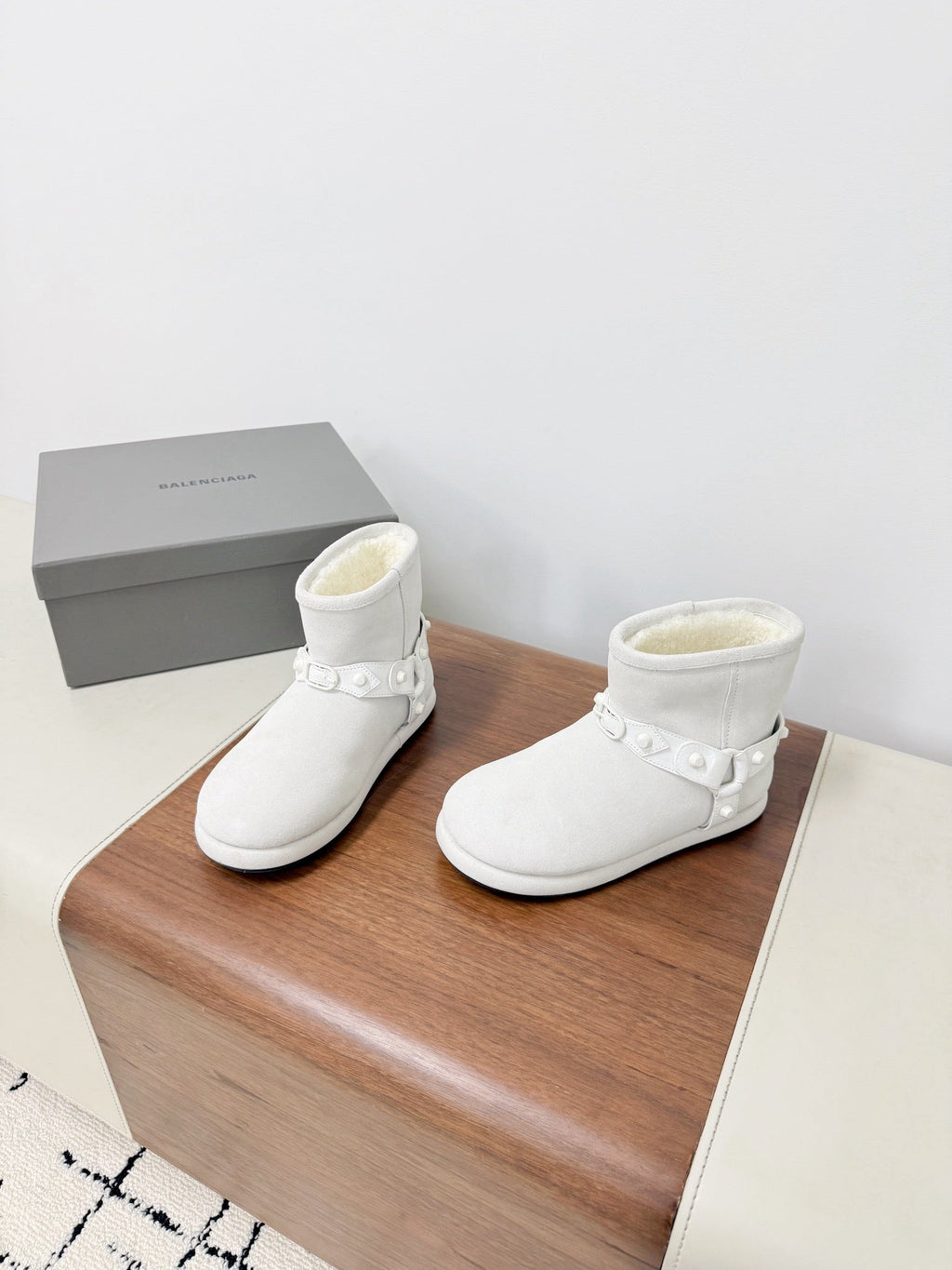 BALENCIAGA 25S ALASKA ANKLE BOOTS IN WHITE SUEDE AND LAMBSKIN