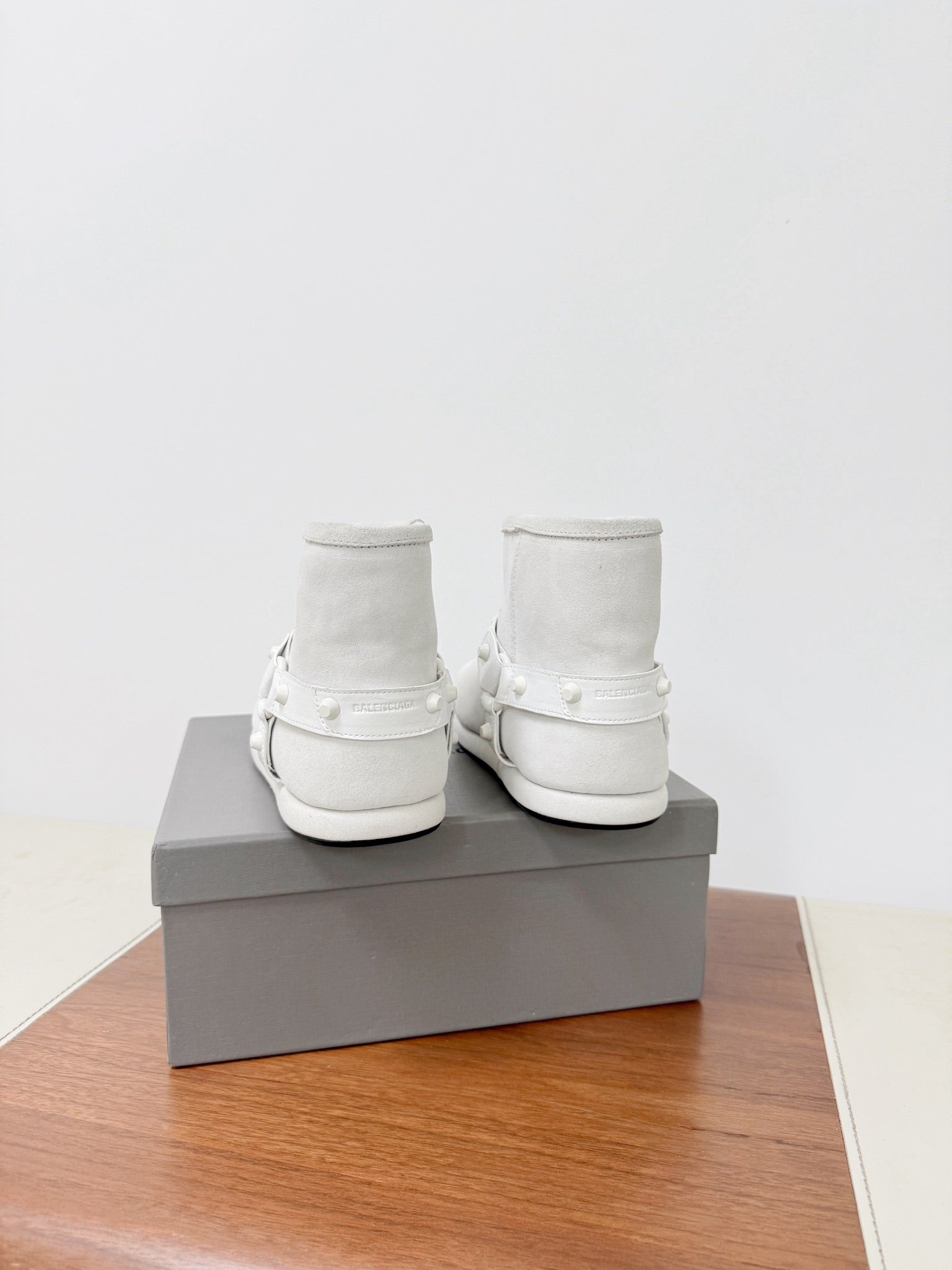 BALENCIAGA 25S ALASKA ANKLE BOOTS IN WHITE SUEDE AND LAMBSKIN